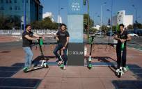 Los fundadores de la startup sevillana Solum, con su patentado sistema de pavimento solar para generar energía no contaminante dentro de un municipio y que sea utilizada en la movilidad urbana