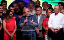 El expresidente brasileño Luiz Inácio Lula da Silva ofrece un discurso hoy, en Sao Paulo (Brasil). EFE/ Sao Paulo
