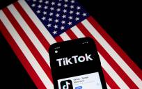 Prohíben TikTok en los dispositivos oficiales