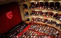  Imagen del interior del Gran Teatro Falla en una función de Carnaval. / E.P.
