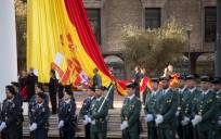 Homenaje a los que dieron su vida por España en la Plaza Nueva