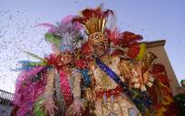 Gines se echó a la calle para disfrutar de su espectacular Carnaval de Luz 