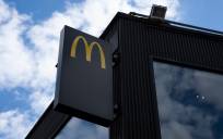 Multa a un jefe de McDonald’s por ocultar relaciones sexuales con varias empleadas