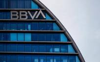 Fachada de la sede corporativa del BBVA, en el distrito de Las Tablas en Madrid, en una imagen de archivo. EFE/Emilio Naranjo