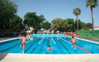 Abierto plazo de inscripción para los cursos de natación en Guillena, Torre de la Reina y Las Pajanosas