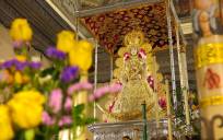 La Virgen del Rocío ya está en su paso para celebrar sus cultos