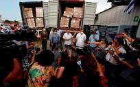 Donación de 1,7 millones jeringuillas enviadas por la ONG estadounidense Global Health Partners (GHP) a Cuba. EFE/Ernesto Mastrascusa