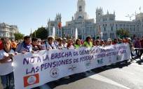 Miles de personas piden revalorizar pensiones y salarios con el IPC