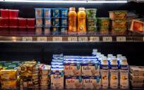 Imagen de archivo de varios productos en un supermercado. EFE/Ismael Herrero