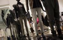 Zara lanza su línea de prendas con fibra de ropa usada