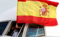 Denuncian la expulsión de 30 alumnos por colgar una bandera española