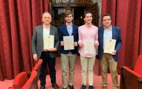 La Universidad de Sevilla premia a dos ecijanos por su nota de admisión