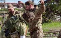 Rusia dice que los 256 soldados de Azovstal se rindieron y son prisioneros