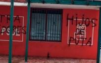 La sede de Nervión del PSOE amanece con pintadas «de odio»