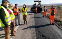 Por fin comenzaron las obras de mejora en la carretera entre Carmona y Marchena