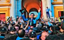 Morante abrió la Puerta del Príncipe en la pasada Feria de Abril después de cortar un rabo. Foto: Arjona
