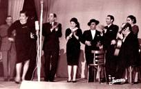 La Niña de los Peines, cantando en Cádiz junto a Antonio Mairena, Pepe Pinto, Pepe Ríos y La Paquera.