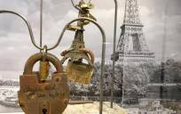 Los famosos candados del Pont des Arts de París. EFE/Yago Grela
