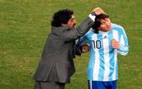 Diego Maradona y Lionel Messi. / EFE