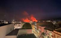 Vista de los incendios desde el núcleo urbano (Foto: José Manuel Naranjo Páez)