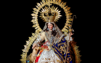 La Divina Pastora de Santa Marina luciendo una corona sobre sus sienes