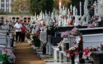 Horarios ampliados en el cementerio, sin restricción de aforo, y refuerzos en Tussam