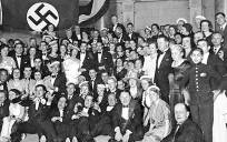Celebración en 1933 llegada al poder de los Nazis en Sevilla.