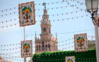 Sevilla comienza a armar su portada de Feria