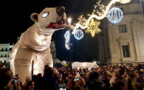 Osos polares gigantes devoran el centro de Sevilla