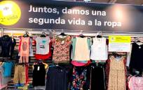 Carrefour testa en España la comercialización de ropa de segunda mano.