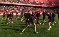El primer entrenamiento del Sevilla en 2020 tuvo lugar en el Ramón Sánchez Pizjuán. / SFC