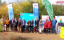 Coca Cola limpia el río Guadalquivir de Sevilla con 160 voluntarios