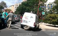 Un conductor completamente drogado se choca contra tres coches en Sevilla Este