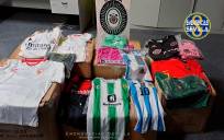 Dos detenidos en El Cerro con más de 600 prendas deportivas falsificadas