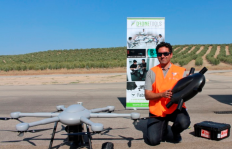 Jorge Gutiérrez, uno de los socios fundadores de la empresa sevillana Dronetools, especializada en la creación de drones con sofisticadas aplicaciones, que tiene abierta una oferta de empleo para incorporar a una persona en el puesto de desarrollador/a de software.