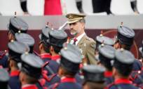 Felipe VI durante una parada militar. / EFE