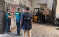 La Guardia Civil se incauta más de 7 toneladas de hachís en un polígono de Alcalá de Guadaíra.