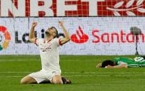 El Sevilla se lleva un derbi sin fútbol