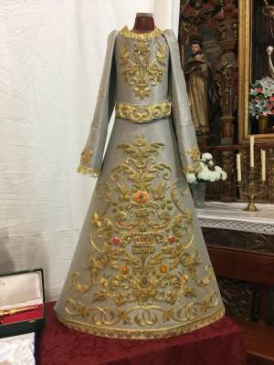La Virgen de la Estrella ya luce su manto verde restaurado