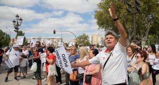 Los afectados por los cortes de luz protestan ante San Telmo