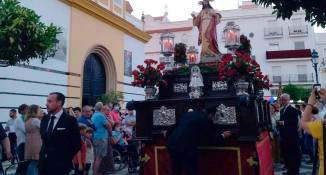 El Sagrado Corazón de Los Palacios recupera su procesión, pero sin velada