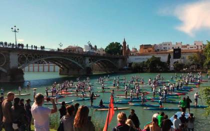 Más de 200 tablas de paddle surf llenarán el centro de Sevilla