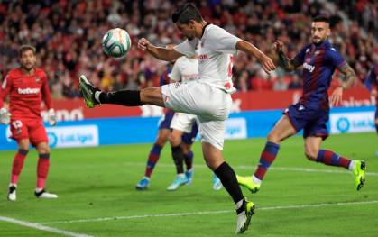 El primer gol de De Jong sitúa sexto al Sevilla