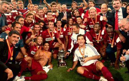 El Sevilla se llevó la Supercopa de España en 2007 tras vencer 3-5 al Real Madrid en el Santiago Bernabéu. / SFC