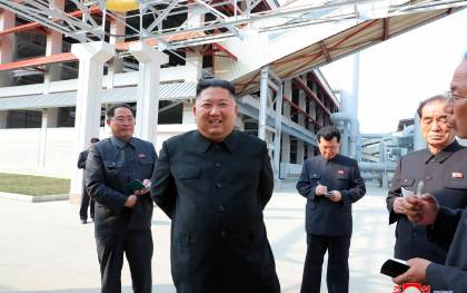 Kim Jong-un reaparece y zanja rumores sobre su estado
