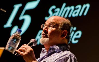 Salman Rushdie, emblema de la libertad de expresión