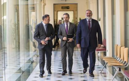 Andalucía negocia la salida a los mercados para financiarse
