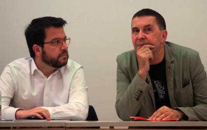 Pere Aragonés y Arnaldo Otegi. / EFE