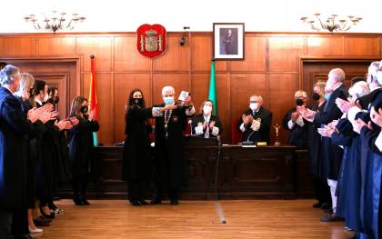 Los procuradores homenajean a Damián Álvarez en su último acto institucional