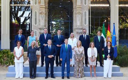 Foto oficial del nuevo Consejo de Gobierno de la Junta de Andalucía / EP